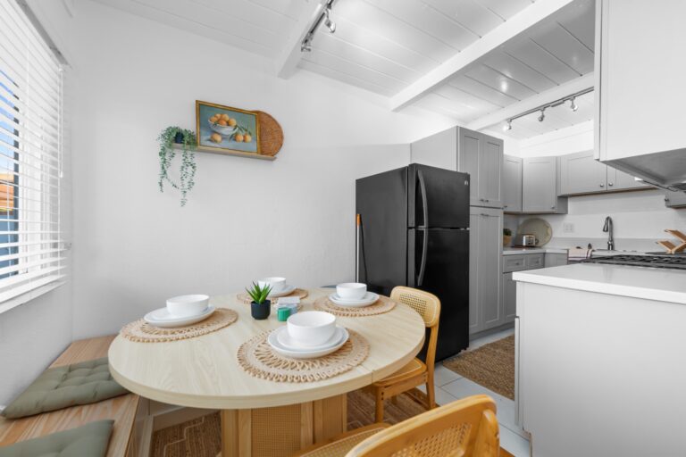 Casa Brisa dining nook next to the kitchen