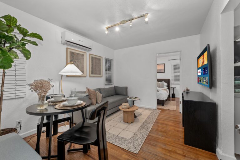 Casa Brisa open living and dining area