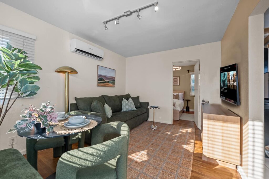 Casa Coral sunny living and dining area